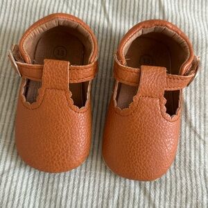 Baby shoes, 13 (baby), light brown, like leather